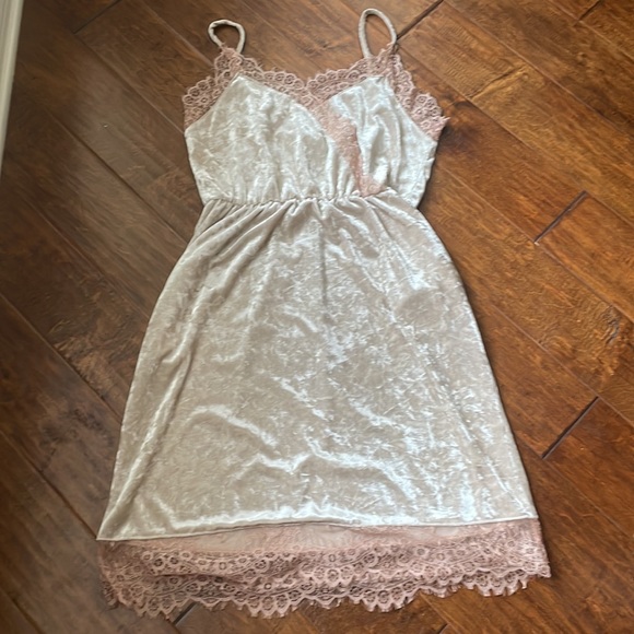 Dresses & Skirts - Madison & Berkeley Lace Champagne and Velvet Spaghetti Strap Dress